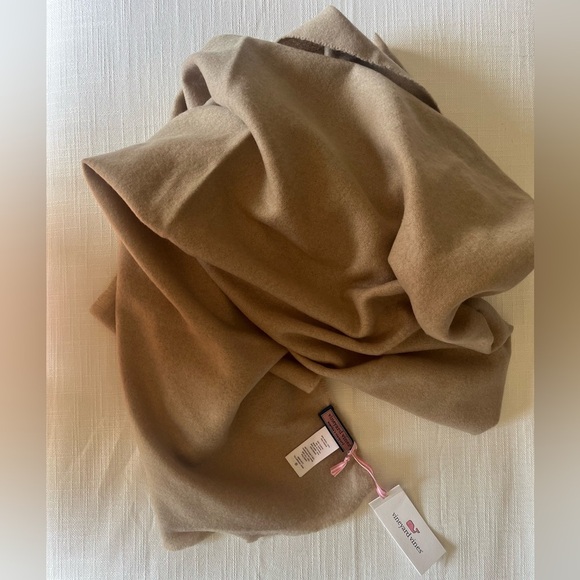NWT Vineyard Vines Oversized camel Winter Wool Fringe Wrap Shawl Blanket Scarf - Picture 3 of 5